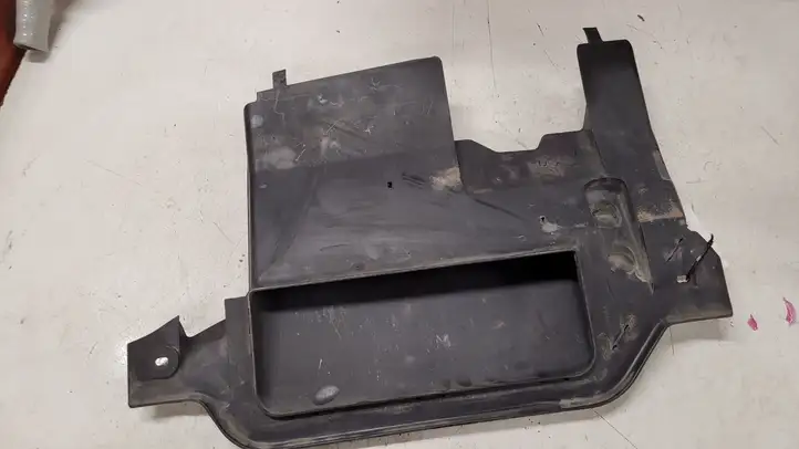 Ford Focus (1998 - 2004) XS4D5C646BG Крышка двигателя декоративная — фото 2