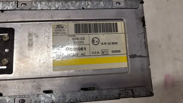 Ford Focus (1998 - 2004) 98AP18C815AC Магнитола / мультимедийная система — фото 4