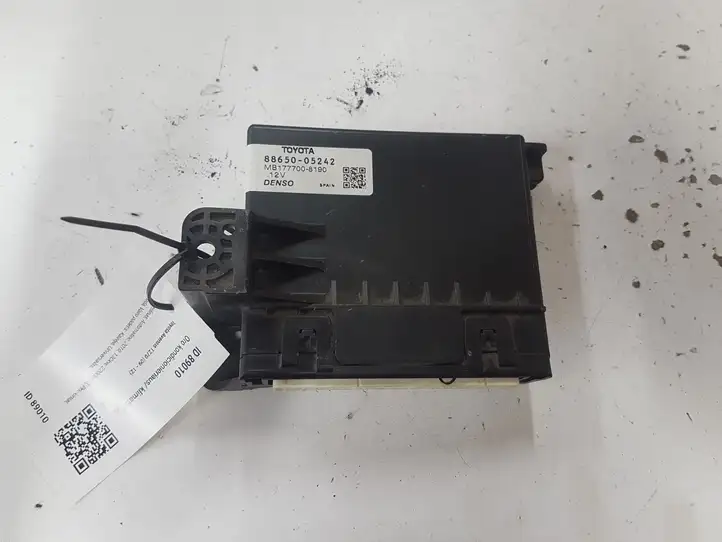 Toyota Avensis T270 (2009 - 2012) 8865005242 Блок управления климат-контролем — фото 1