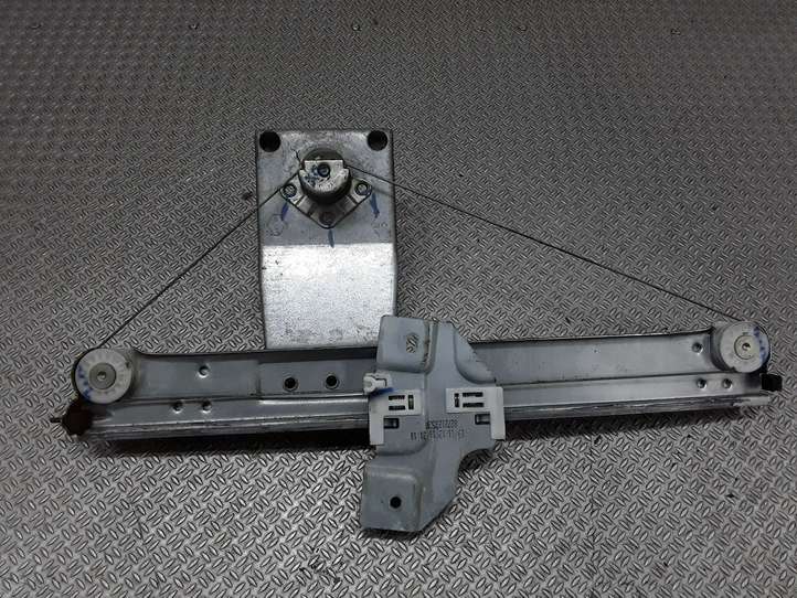 Renault Sandero (2009 - 2013)  827212353R Механизм механического подъема окон задней двери