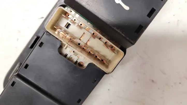 Chevrolet Captiva (2006 - 2011) 2014003481 Кнопка стеклоподъемников — фото 3