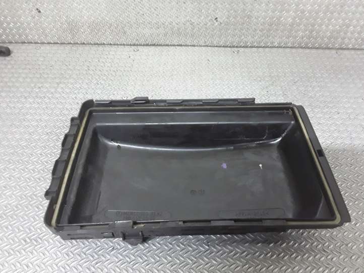 Mercedes-Benz S W220 (1998 - 2006)  2205400082 Крышка ящика предохранителей