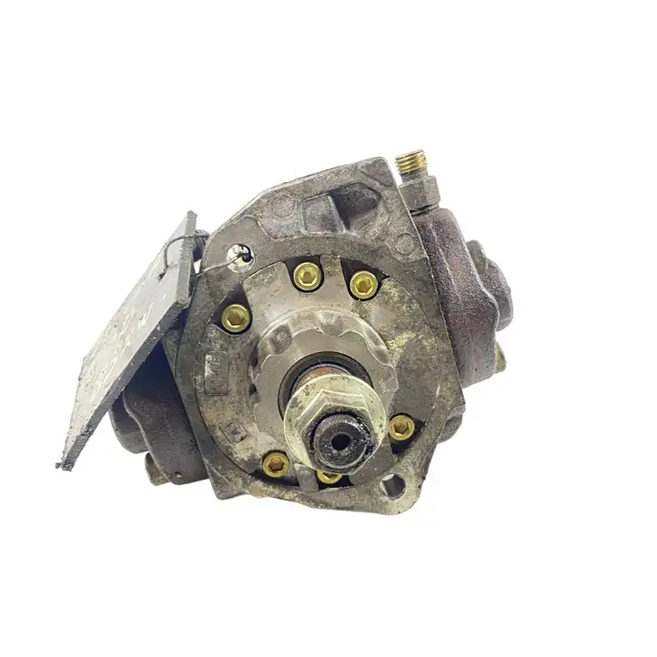 Toyota Corolla E120 E130 (2000 - 2004) 221000G010 Топливный насос — фото 1
