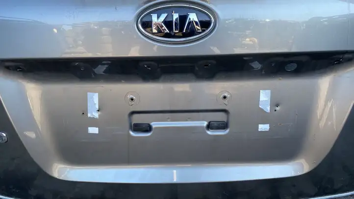 Kia Sorento (2009 - 2014) Крышка багажника — фото 3