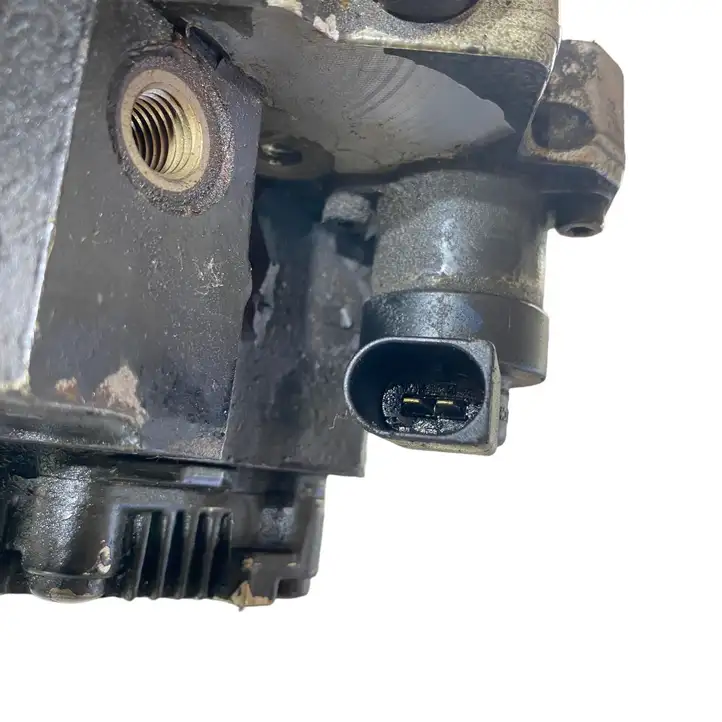 Audi A6 S6 C6 4F (2004 - 2008) 059130755E Топливный насос — фото 6