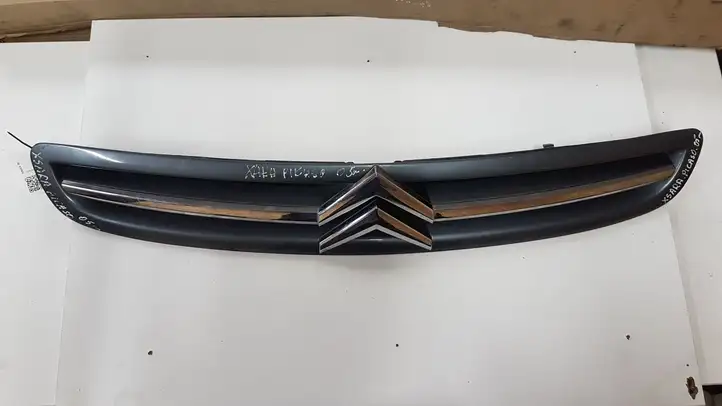 Citroen Xsara Picasso (1999 - 2012) 9650059377 Передняя решетка — фото 1