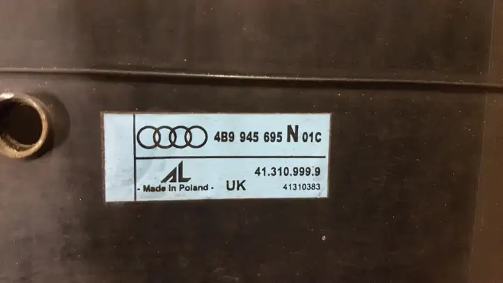 Audi A6 S6 C5 4B (1997 - 2001) 4B9945695N01C Подсветка номера — фото 2