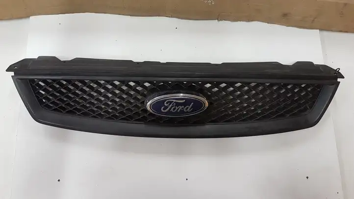 Ford Focus (2005 - 2008) 4M518138B Передняя решетка — фото 1