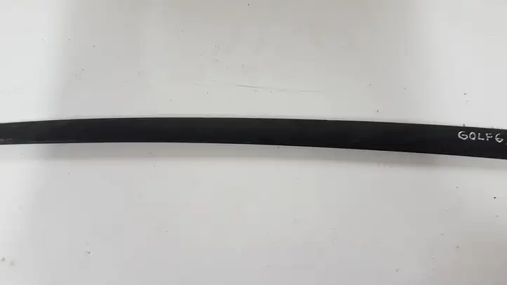 Volkswagen Golf VI (2009 - 2013) 5K0854319 Накладка стоек лобового стекла — фото 4