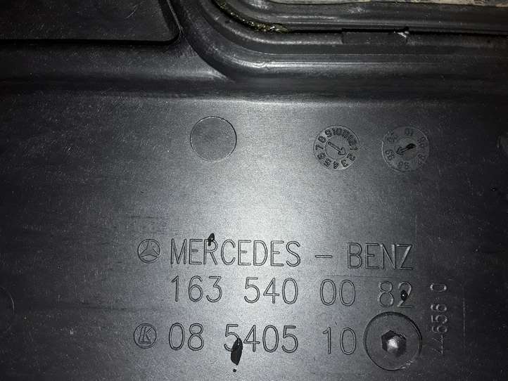 Mercedes-Benz ML W163 (1997 - 2005)  1635400082 Крышка ящика предохранителей