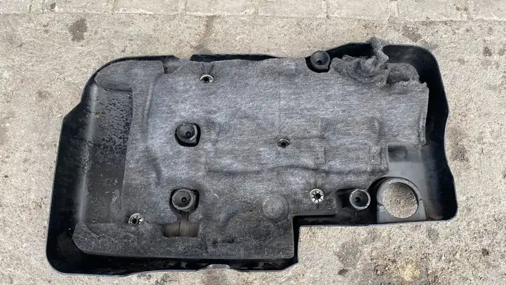 Opel Astra J (2009 - 2012) 55581775 Крышка двигателя декоративная — фото 2