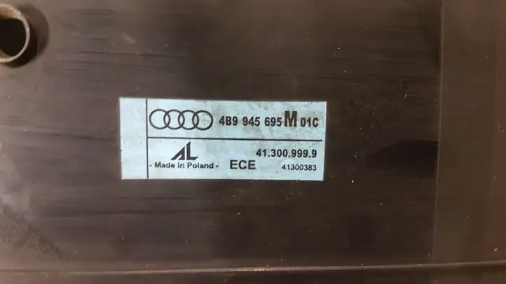 Audi A6 S6 C5 4B (1997 - 2001) 4B9945695 Подсветка номера — фото 2