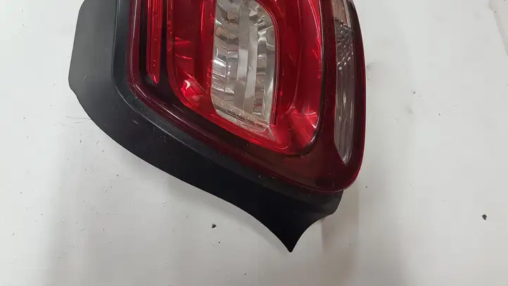 Citroen DS3 (2010 - 2016) 9676977338000 Задний фонарь в кузове — фото 2