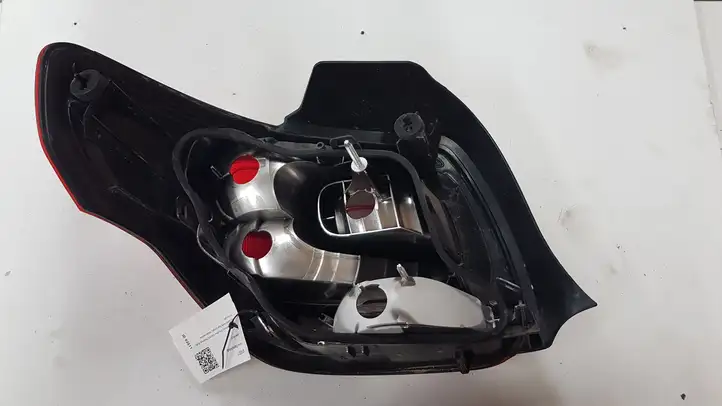 Citroen DS3 (2010 - 2016) 9676977338000 Задний фонарь в кузове — фото 4