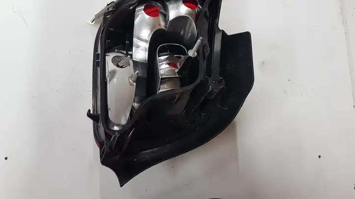 Citroen DS3 (2010 - 2016) 9676977338000 Задний фонарь в кузове — фото 6