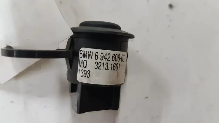 BMW 5 E60 E61 (2004 - 2010) 694260803 Кнопка фаркопа в багажнике — фото 2