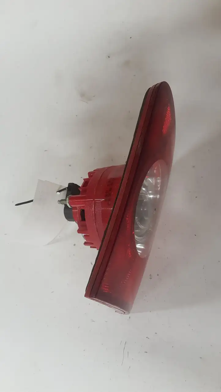Volkswagen PASSAT B6 (2005 - 2010) ZSB3C9945094 Задний фонарь в крышке багажника — фото 2