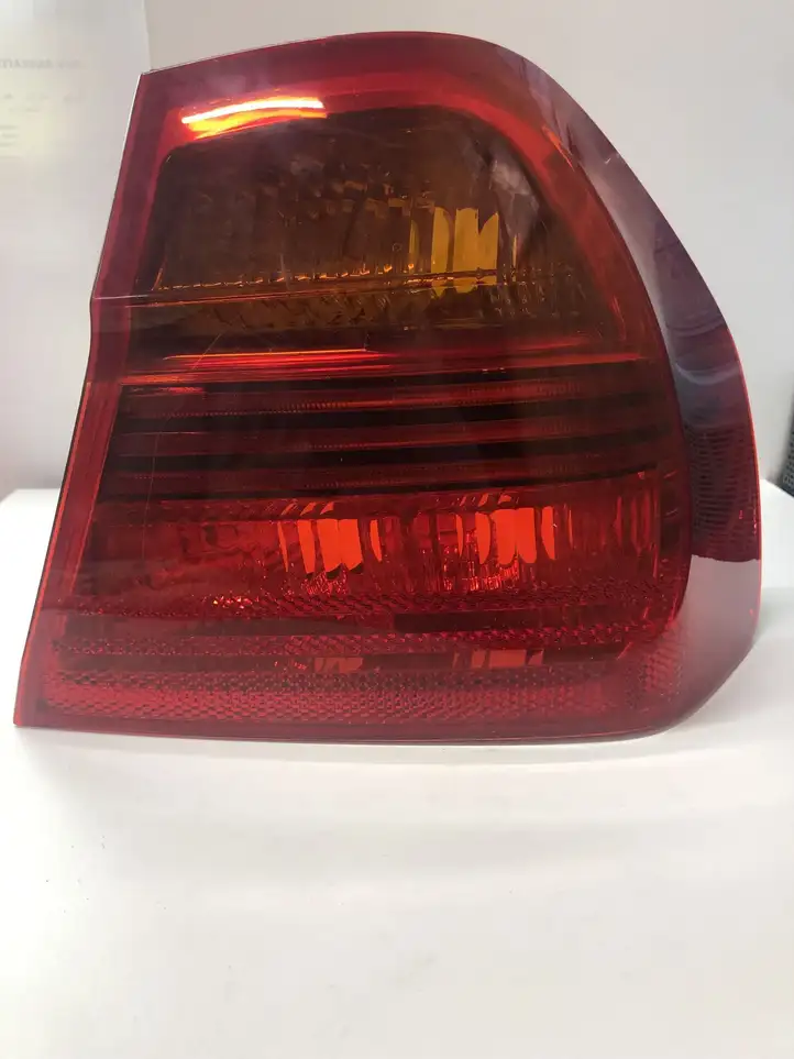 BMW 3 E90 E91 (2005 - 2012) 6937458 Задний фонарь в кузове — фото 1