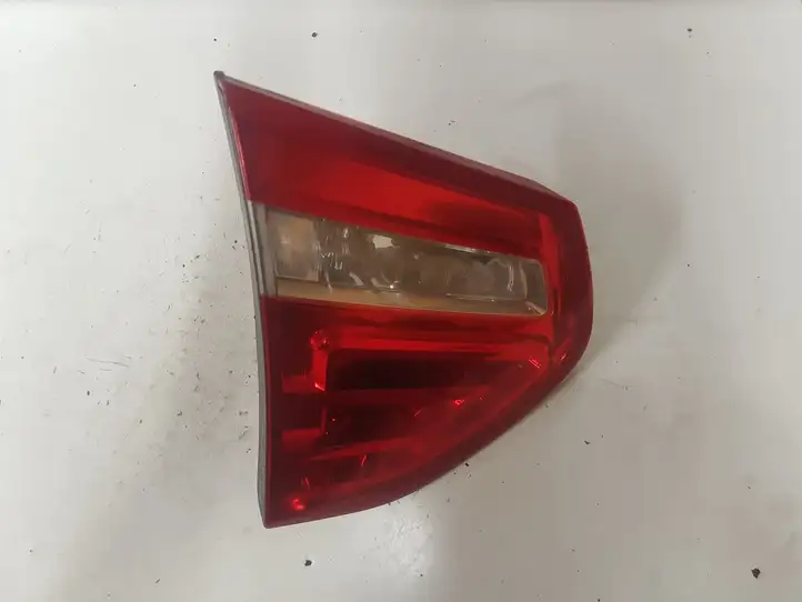 Citroen C4 I Picasso (2006 - 2013) 9653547777 Задний фонарь в крышке багажника — фото 1