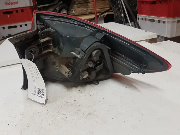 BMW 3 F30 F35 F31 (2012 - 2018) 1090106 Задний фонарь в кузове — фото 3