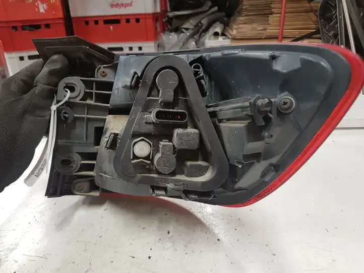 BMW 3 F30 F35 F31 (2012 - 2018) 1090106 Задний фонарь в кузове — фото 4
