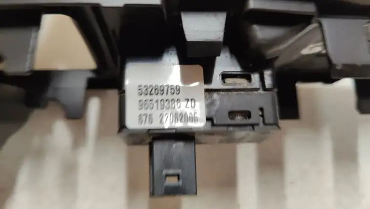 Citroen C6 (2005 - 2012) 96519386ZD Кнопка стеклоподъемников — фото 4