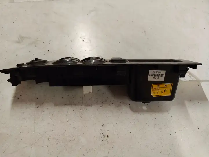 Kia Sorento (2006 - 2009) 47849A1110 Кнопка стеклоподъемников — фото 3