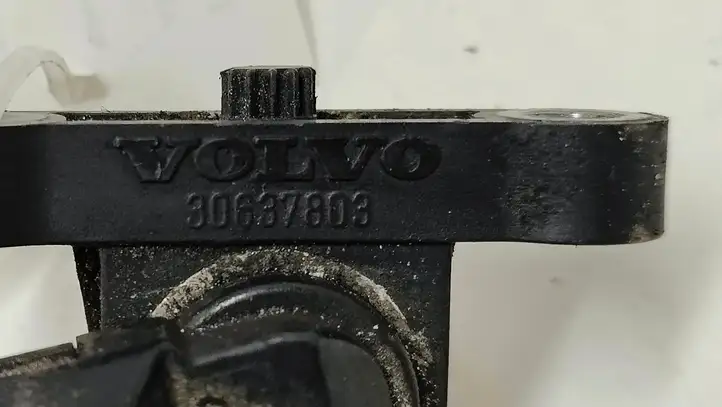 Volvo V70 (2007 - 2013) 30837803 Датчик коленвала — фото 6