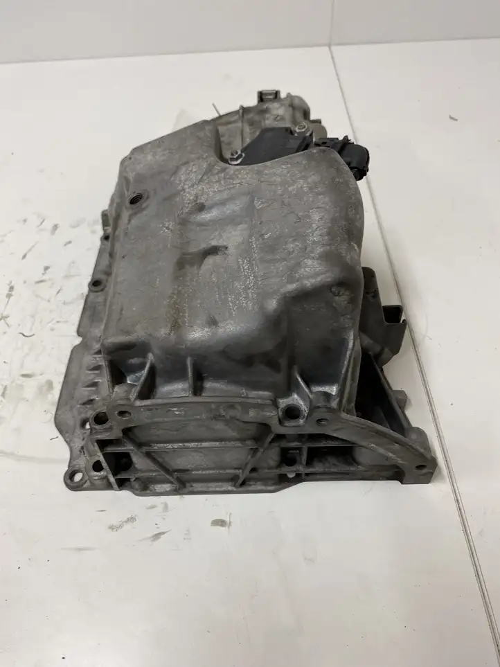 BMW 3 E90 E91 (2005 - 2012) 11137797969 Картер двигателя — фото 3