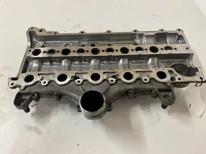 Volvo V70 (2004 - 2007) 08692397004 Крышка головки блока цилиндров — фото 4