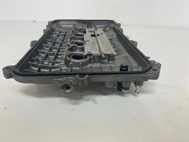 Toyota Prius+ (ZVW40) (2011 - 2018) Крышка головки блока цилиндров — фото 3