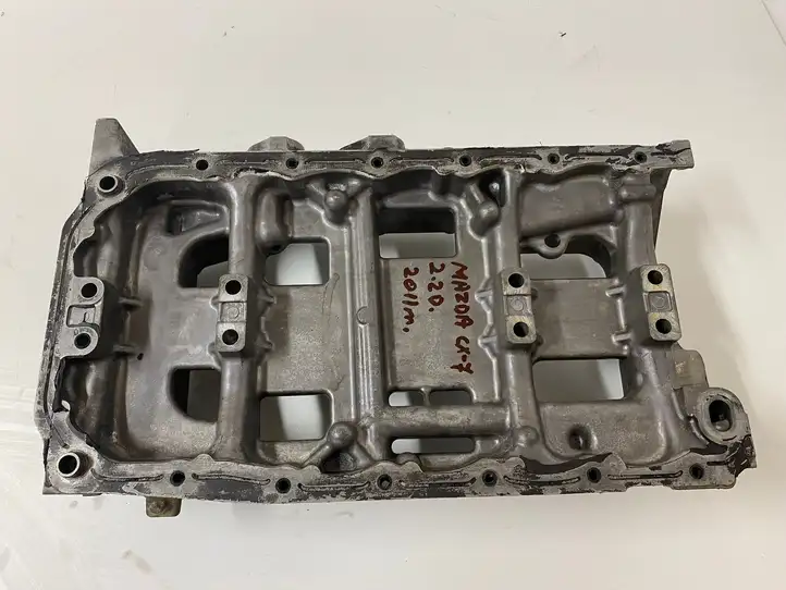 Mazda CX-7 (2009 - 2014) R2AA10380 Картер двигателя — фото 4