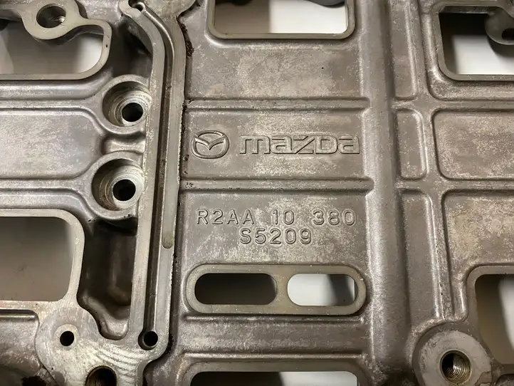 Mazda CX-7 (2009 - 2014) R2AA10380 Картер двигателя — фото 5