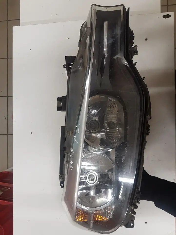 BMW 3 F30 F35 F31 (2012 - 2018) 7211200000 Передняя фара — фото 1
