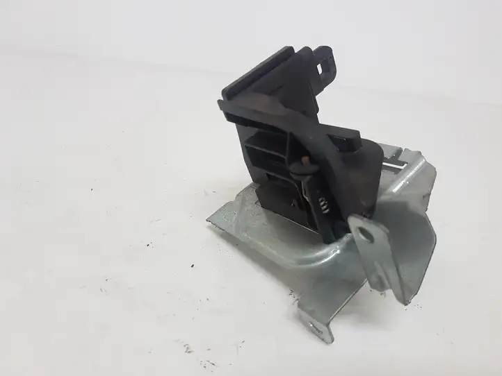 BMW 3 F30 F35 F31 (2012 - 2018) 9904006936 Держатель шторки — фото 1