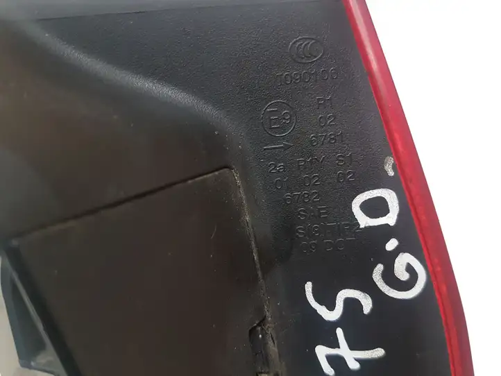 BMW 3 F30 F35 F31 (2012 - 2018) I090106 Задний фонарь в кузове — фото 8