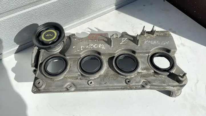 Mazda 6 (2002 - 2005) RF5C Крышка головки блока цилиндров — фото 1