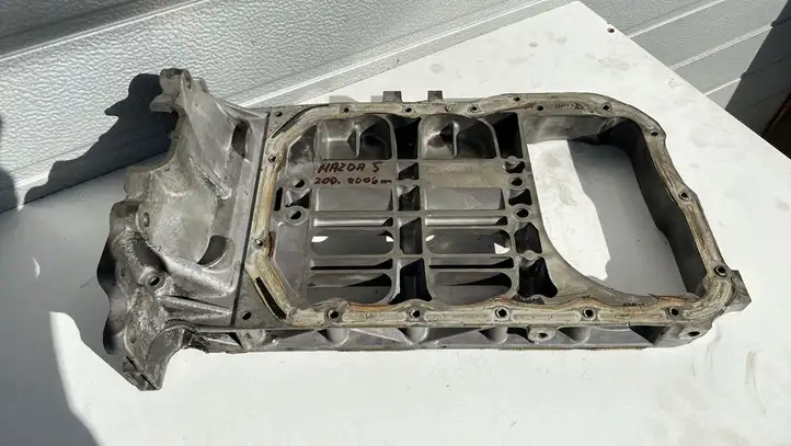 Mazda 5 (2005 - 2010) RF7J10380 Картер двигателя — фото 3