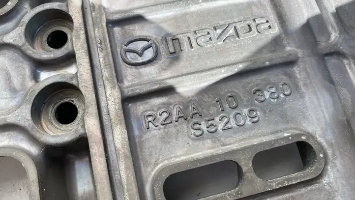 Mazda 6 (2009 - 2012) R2AA10380 Картер двигателя — фото 3
