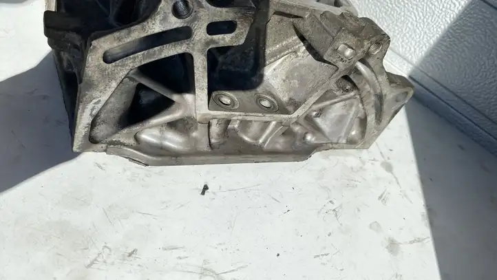 Mazda 6 (2009 - 2012) R2AA10380 Картер двигателя — фото 6