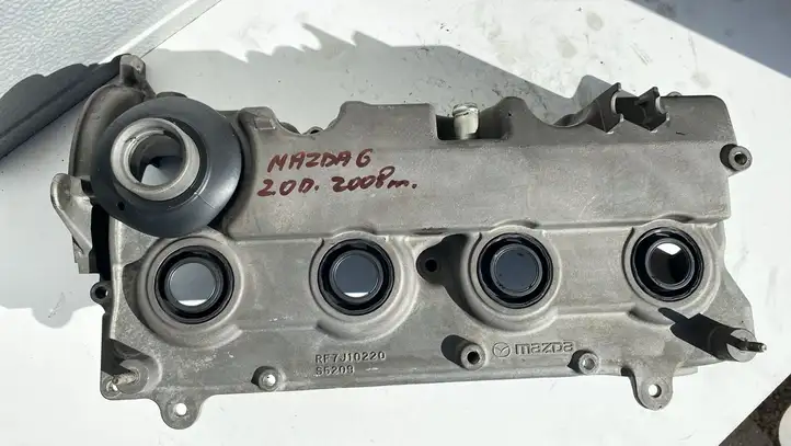 Mazda 6 (2009 - 2012) RF7J10220 Крышка головки блока цилиндров — фото 2