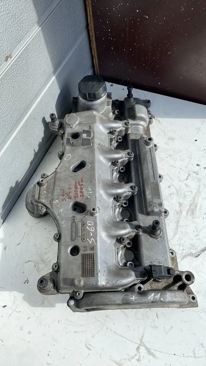 Volvo S60 (2000 - 2004) Крышка головки блока цилиндров — фото 1