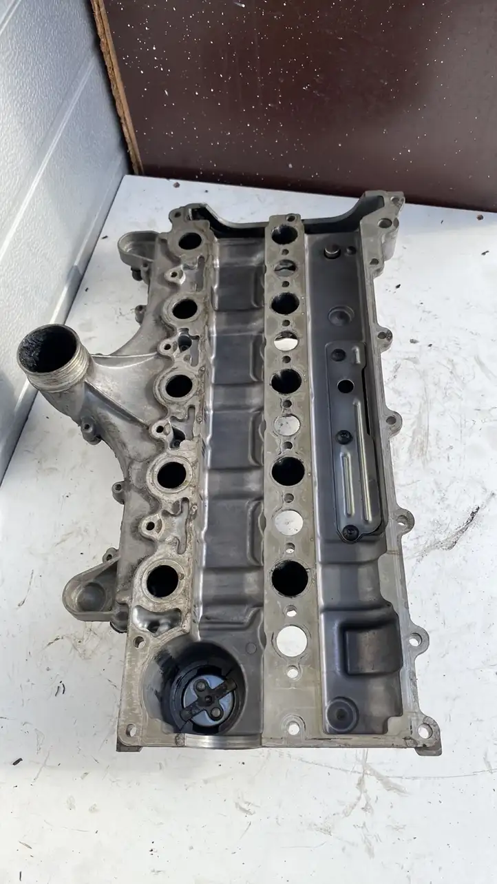 Volvo S60 (2000 - 2004) Крышка головки блока цилиндров — фото 4