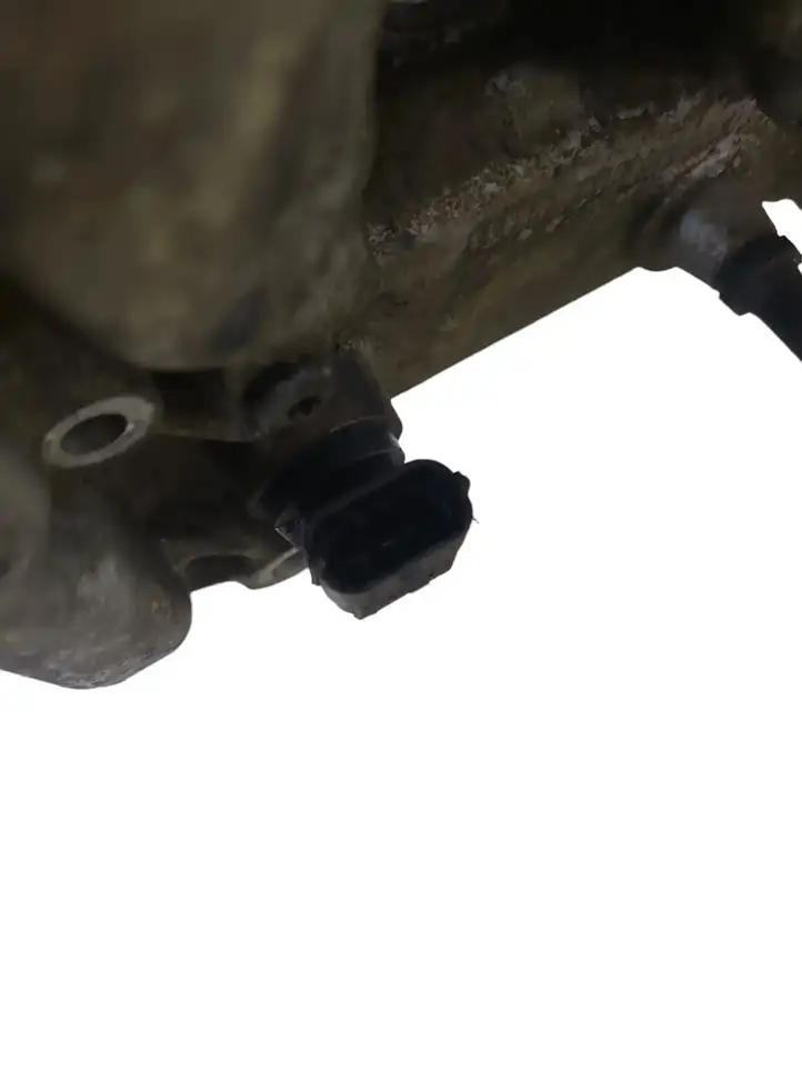 Volvo S80 (2006 - 2009) 30637137 Крышка головки блока цилиндров — фото 2