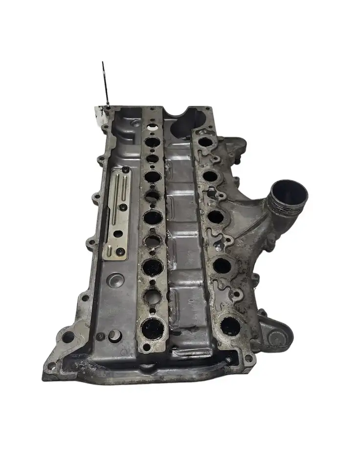 Volvo S80 (2006 - 2009) 30637137 Крышка головки блока цилиндров — фото 4