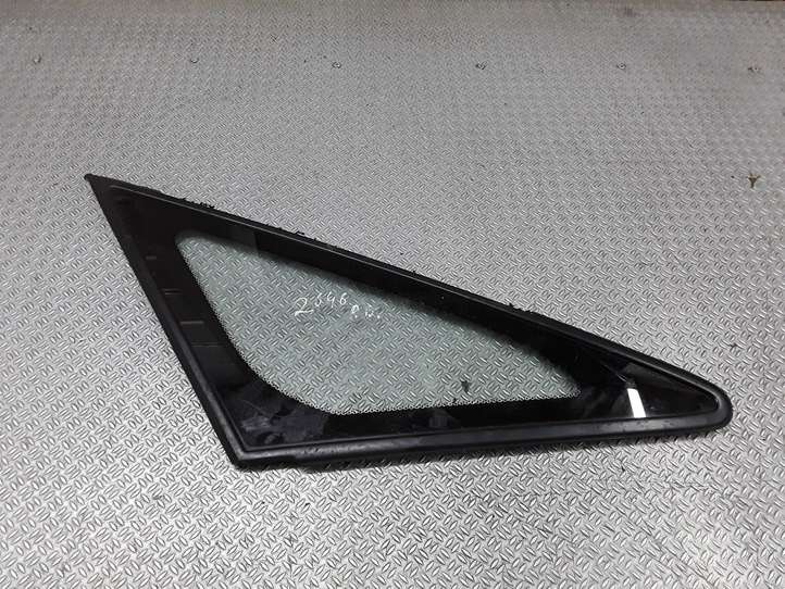 Mitsubishi Grandis (2003 - 2012)   Треугольное стекло в передней части кузова