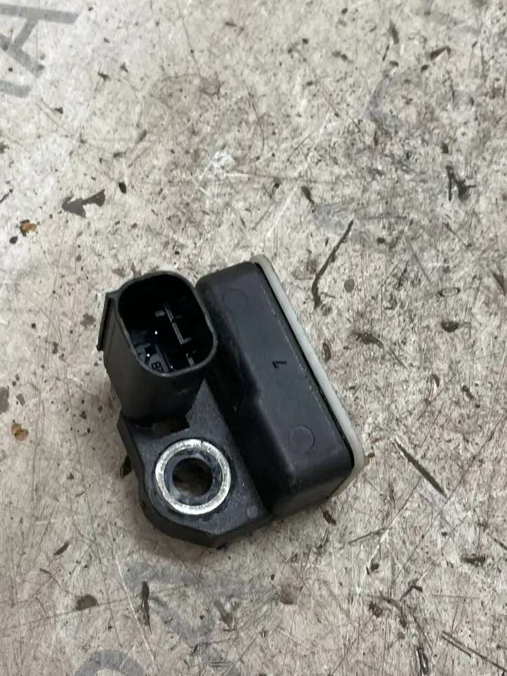 Mercedes-Benz GL X166 (2013 - 2019) A0009058100 Датчик удара SRS — фото 1