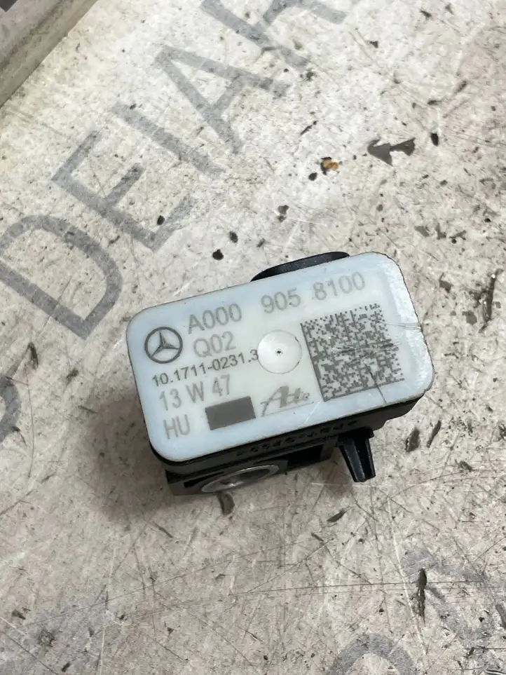 Mercedes-Benz GL X166 (2013 - 2019) A0009058100 Датчик удара SRS — фото 2