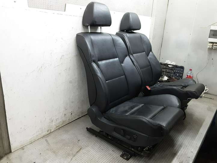 BMW 5 E60 E61 (2004 - 2010)   Комплект отделки дверей