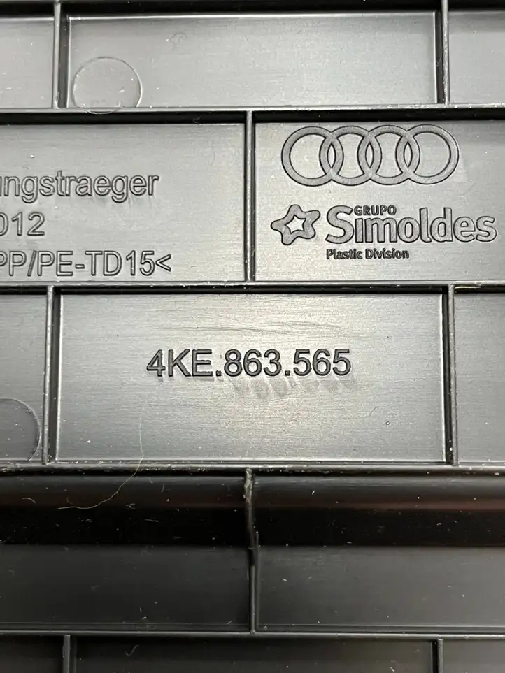 Audi e-tron (2018 - ) 4KE863565 Прочие детали салона — фото 3